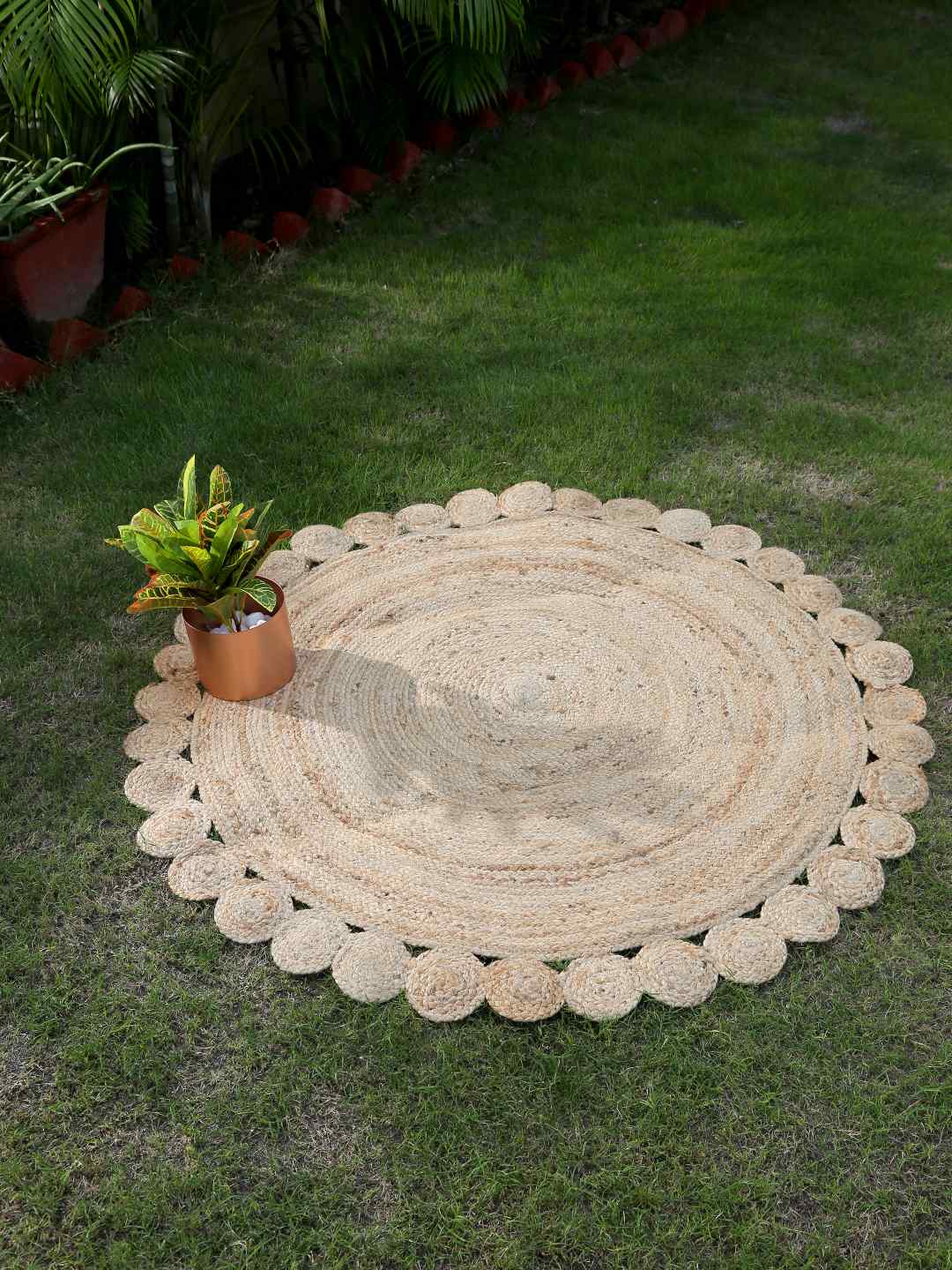 Jute Circular Handwoven Rug in Natural Finish – Amoliconcepts